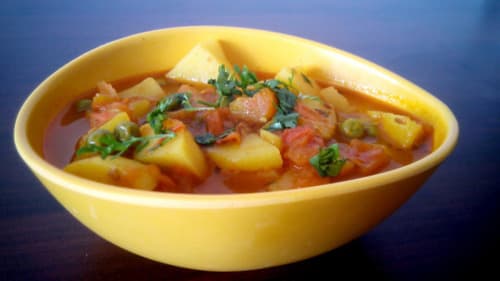 Aloo Tamatar | Potatoes in Tomato Gravy