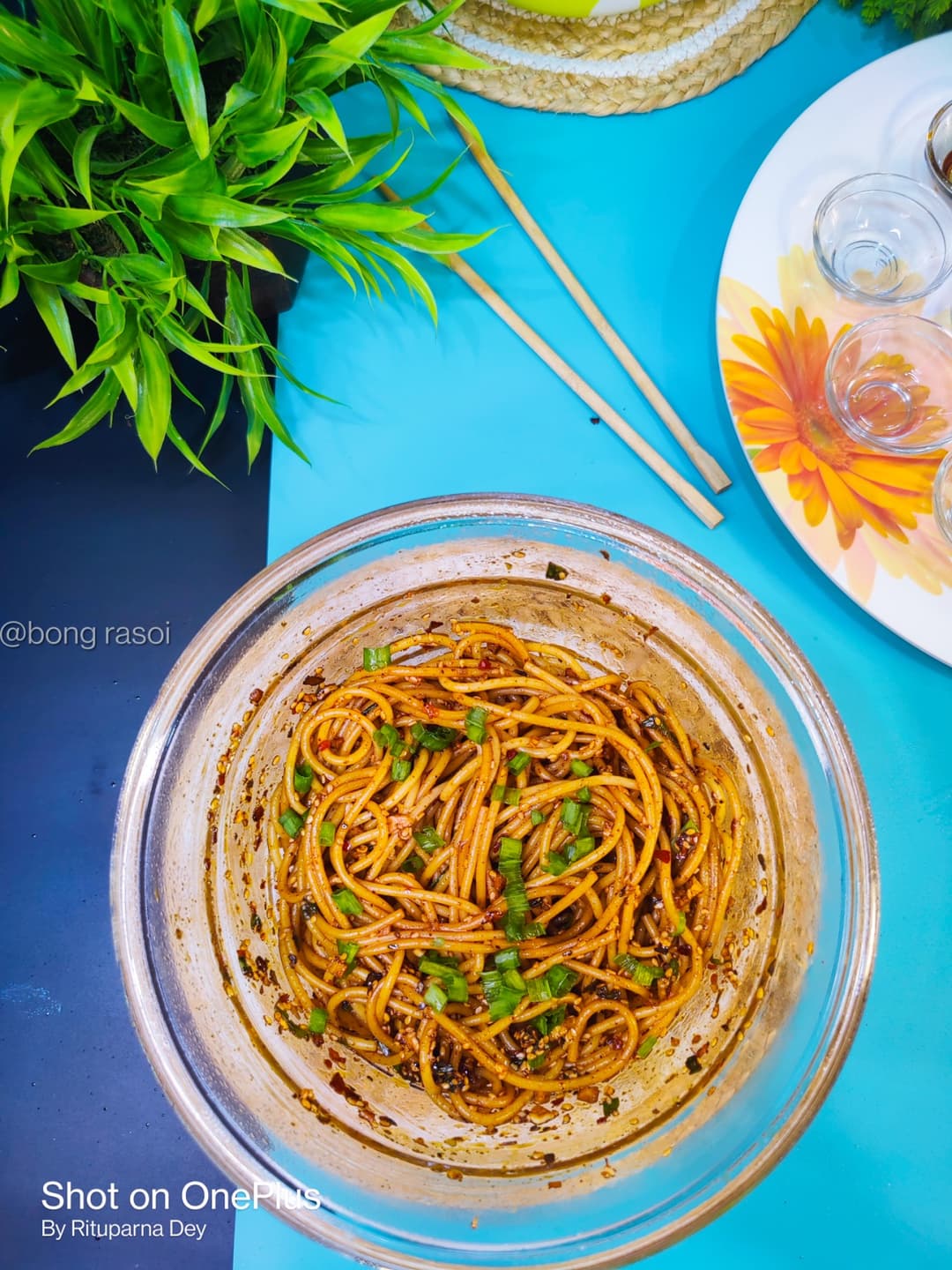 SIZZLING CHILLI GARLIC SPAGHETTI RESTAURANT STYLE