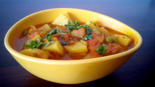 Aloo Tamatar Potatoes In Tomato Gravy